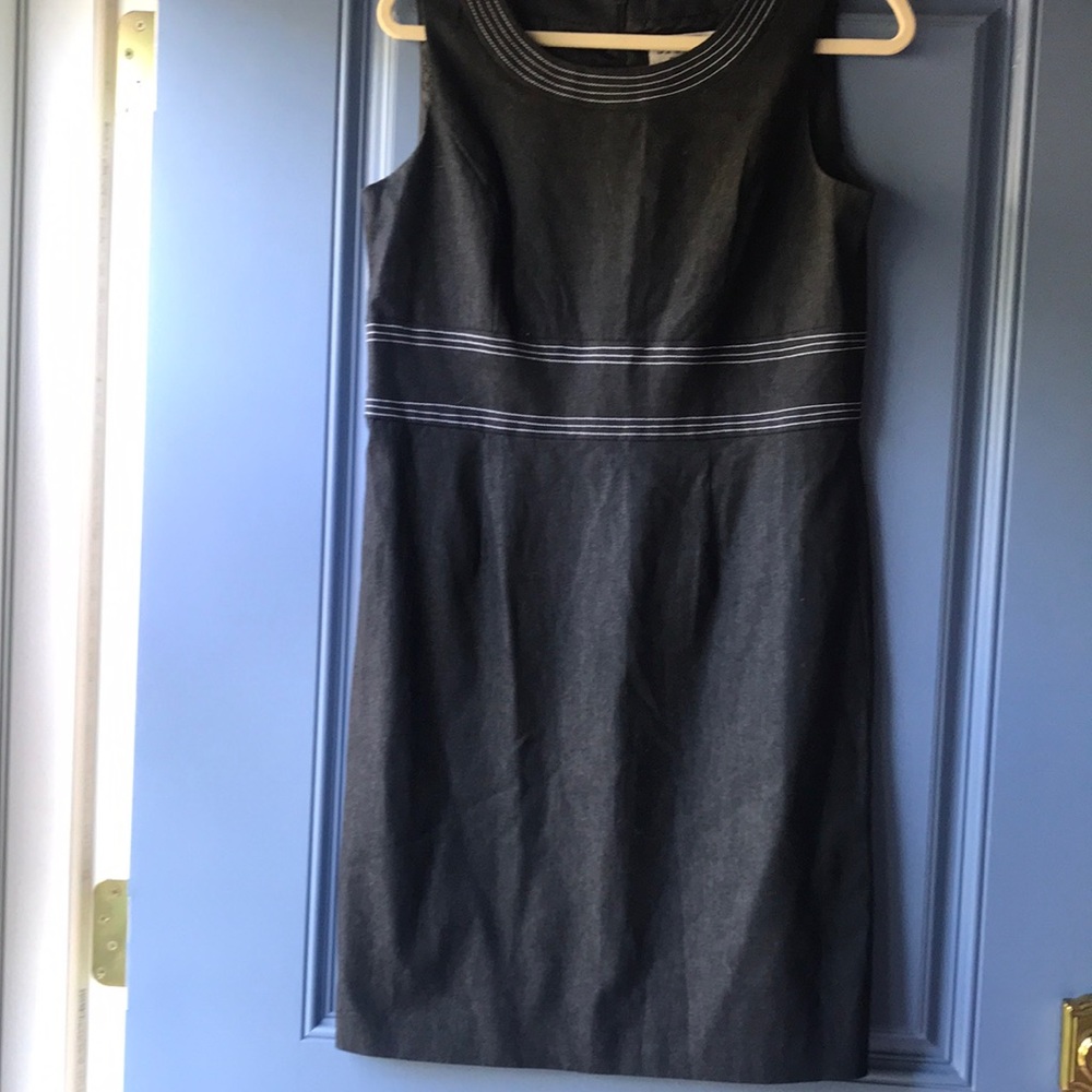 Women’s summer dress. Excellent condition.